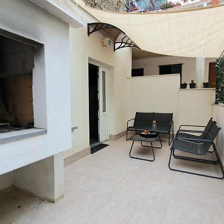 Center Apartment With Terrace And Free Parking Kastela Exterior photo